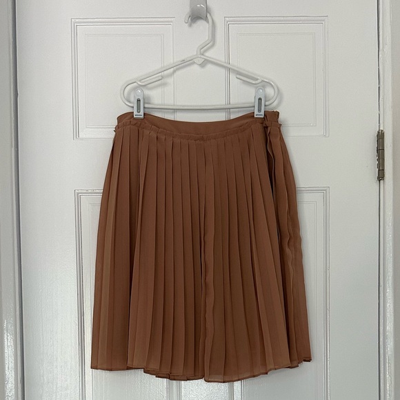 LC by Lauren Conrad Pleated A Line Mini Skirt - Picture 2 of 8